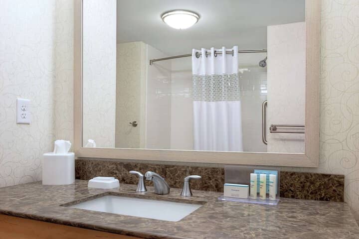 Bathroom shower